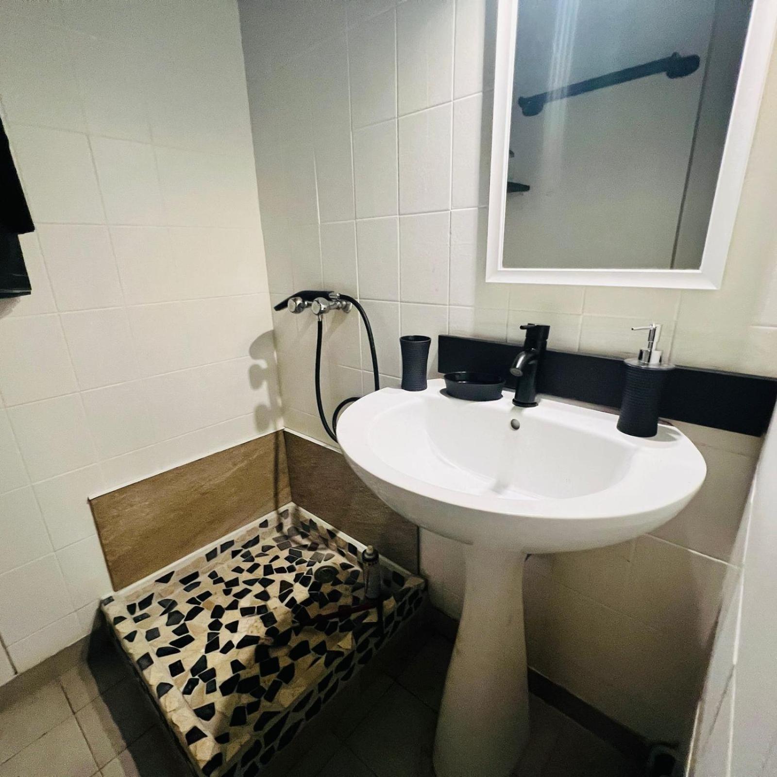 Orcea & Spa Sejours Ecofriendly Sainte-Anne Luaran gambar